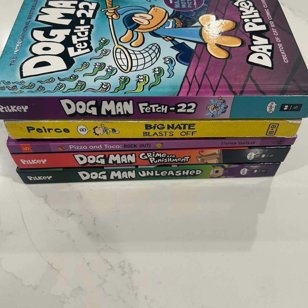 Dog Man and More Graphic Novels Set of 5 Children’s Books Elementary